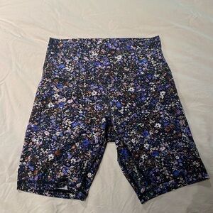 Lulu Floral Biker Shorts size 6